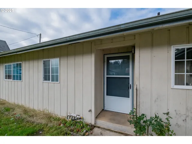 $352,000 | 905 Ash Street, Brownsville, OR 97327