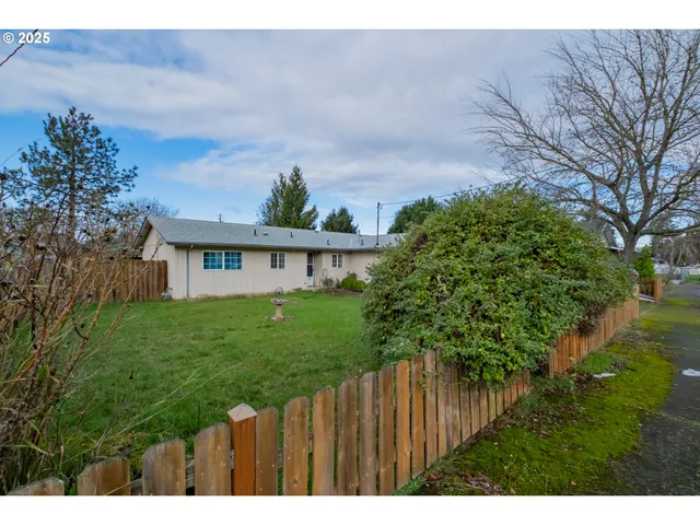 $352,000 | 905 Ash Street, Brownsville, OR 97327