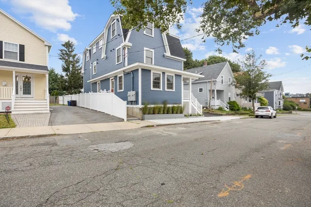 $599,900 | 9 Swan Street, Unit 1, Beverly, MA 01915