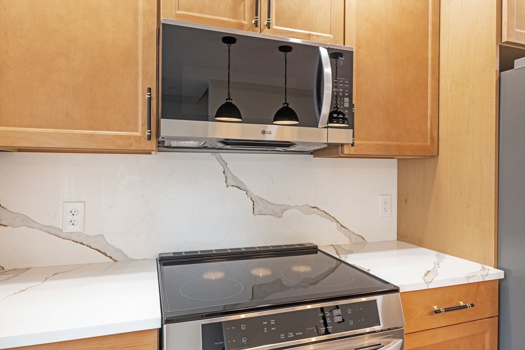 9 Swan Street, Unit 1 Beverly, MA 01915 - Photo 8 of 38