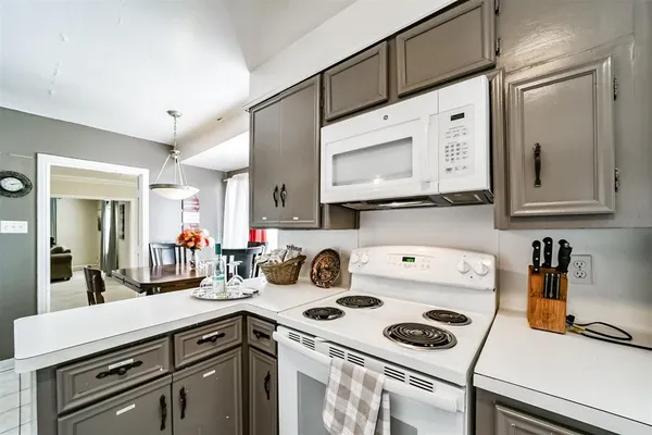 $1,999 | 3423 Ozark Street, Houston, TX 77021