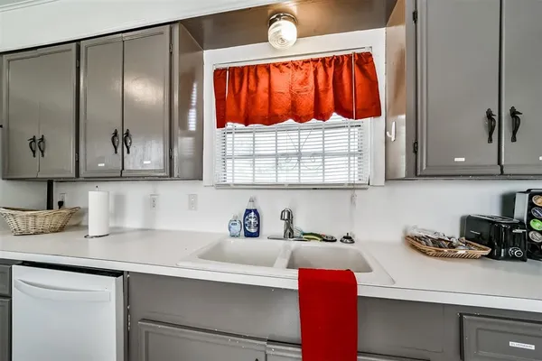 $1,999 | 3423 Ozark Street, Houston, TX 77021