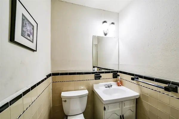 $1,999 | 3423 Ozark Street, Houston, TX 77021