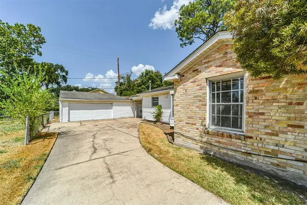 $1,999 | 3423 Ozark Street, Houston, TX 77021