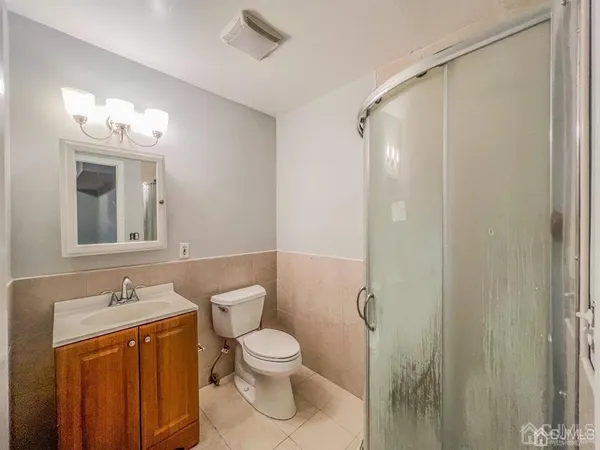 $2,750 | 124 Washington Avenue, Carteret, NJ 07008