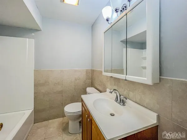 $2,750 | 124 Washington Avenue, Carteret, NJ 07008