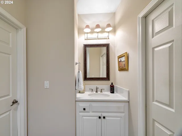 $859,500 | 1380 Ranier Loop Northwest, Salem, OR 97304