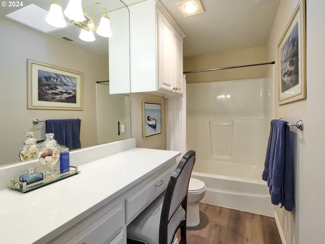 $859,500 | 1380 Ranier Loop Northwest, Salem, OR 97304