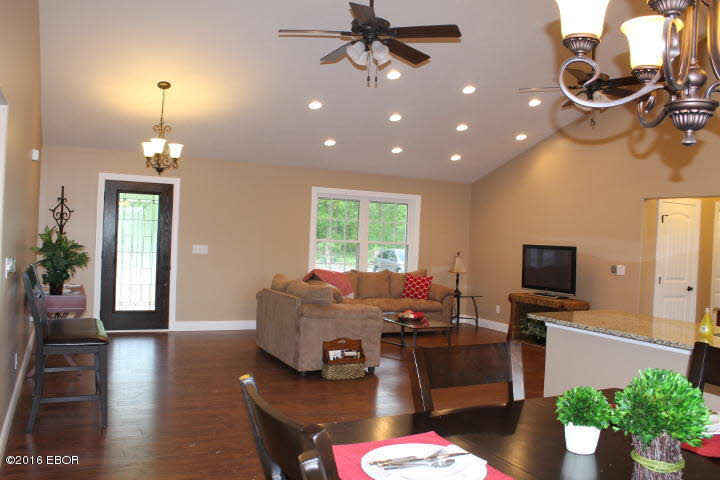 15664 Ciara Road Marion, IL 62959 - Photo 7 of 28