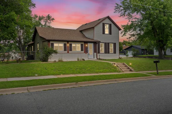 $229,000 | 611 Monroe Street, Onalaska, WI 54650
