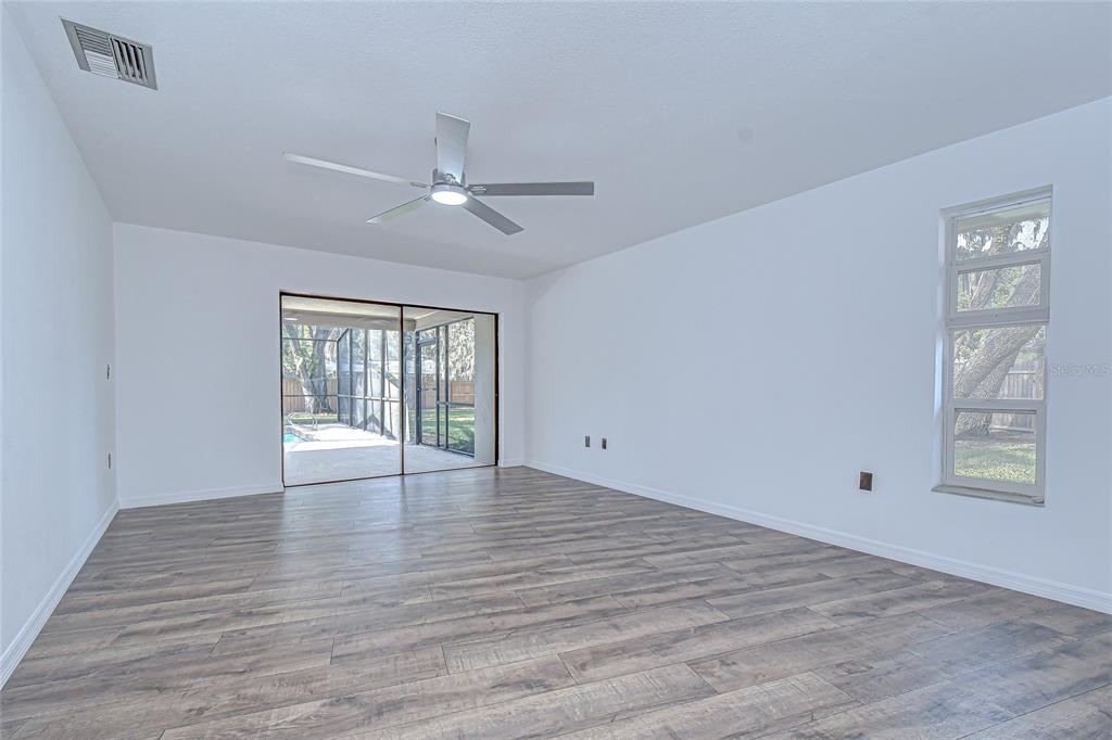 2102 Doefield Court Valrico, FL 33596 - Photo 15 of 36