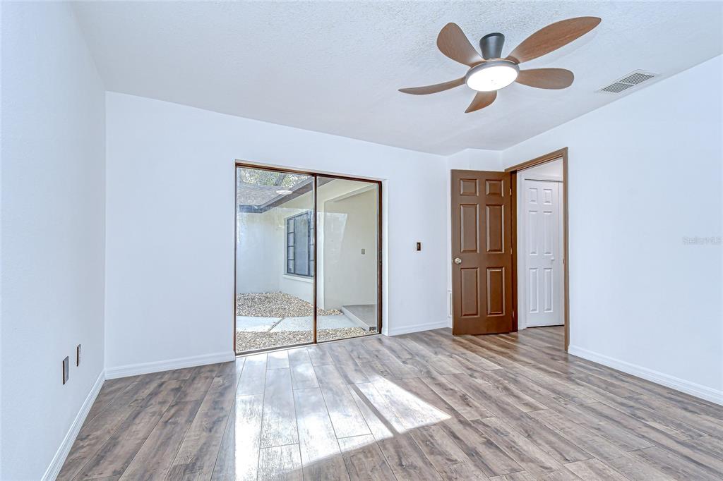 2102 Doefield Court Valrico, FL 33596 - Photo 19 of 36