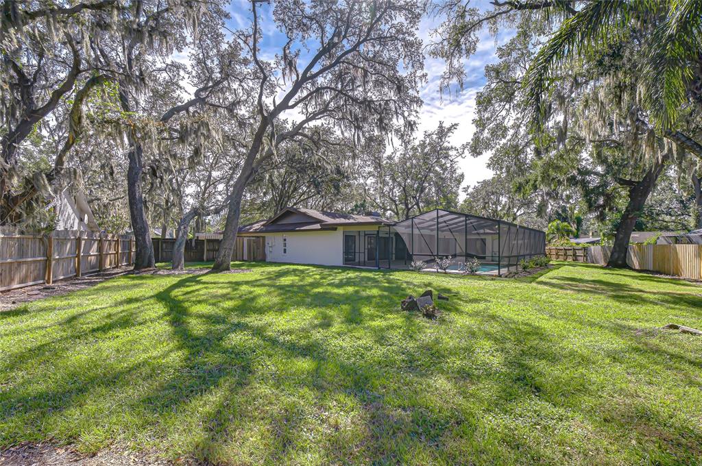 2102 Doefield Court Valrico, FL 33596 - Photo 31 of 36