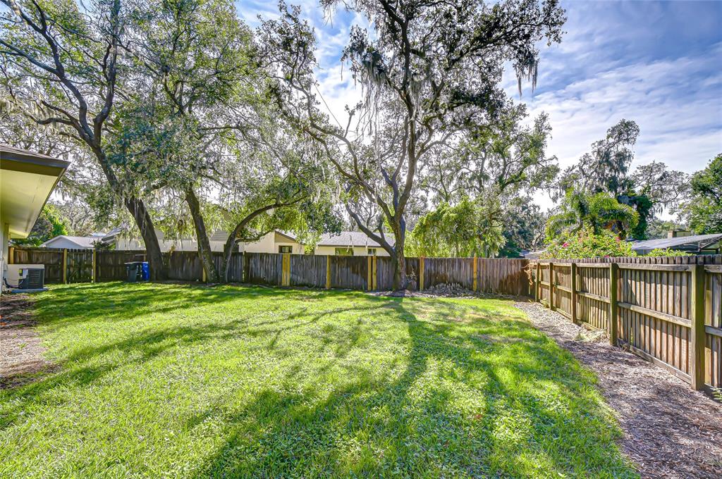 2102 Doefield Court Valrico, FL 33596 - Photo 32 of 36