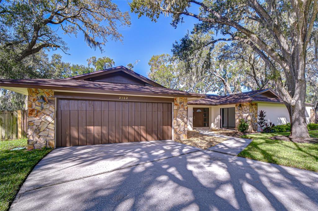 2102 Doefield Court Valrico, FL 33596 - Photo 35 of 36