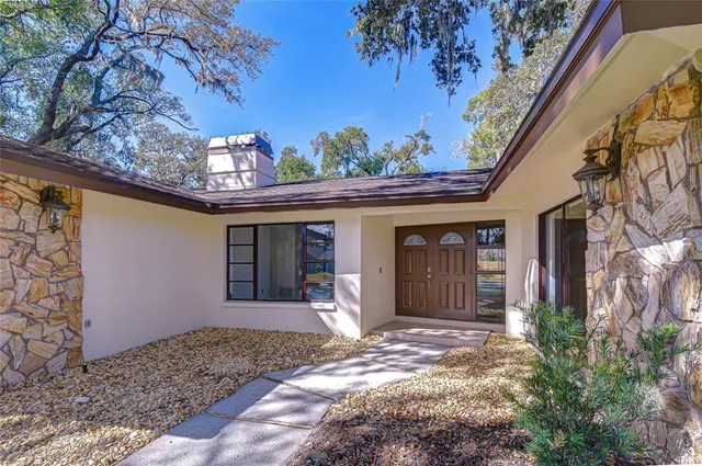$625,000 | 2102 Doefield Court, Valrico, FL 33596