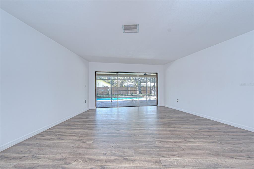 2102 Doefield Court Valrico, FL 33596 - Photo 7 of 36