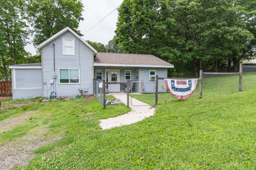 529 Clinton Street Marshall, MI 49068 - Photo 1 of 32 RN5_4216
