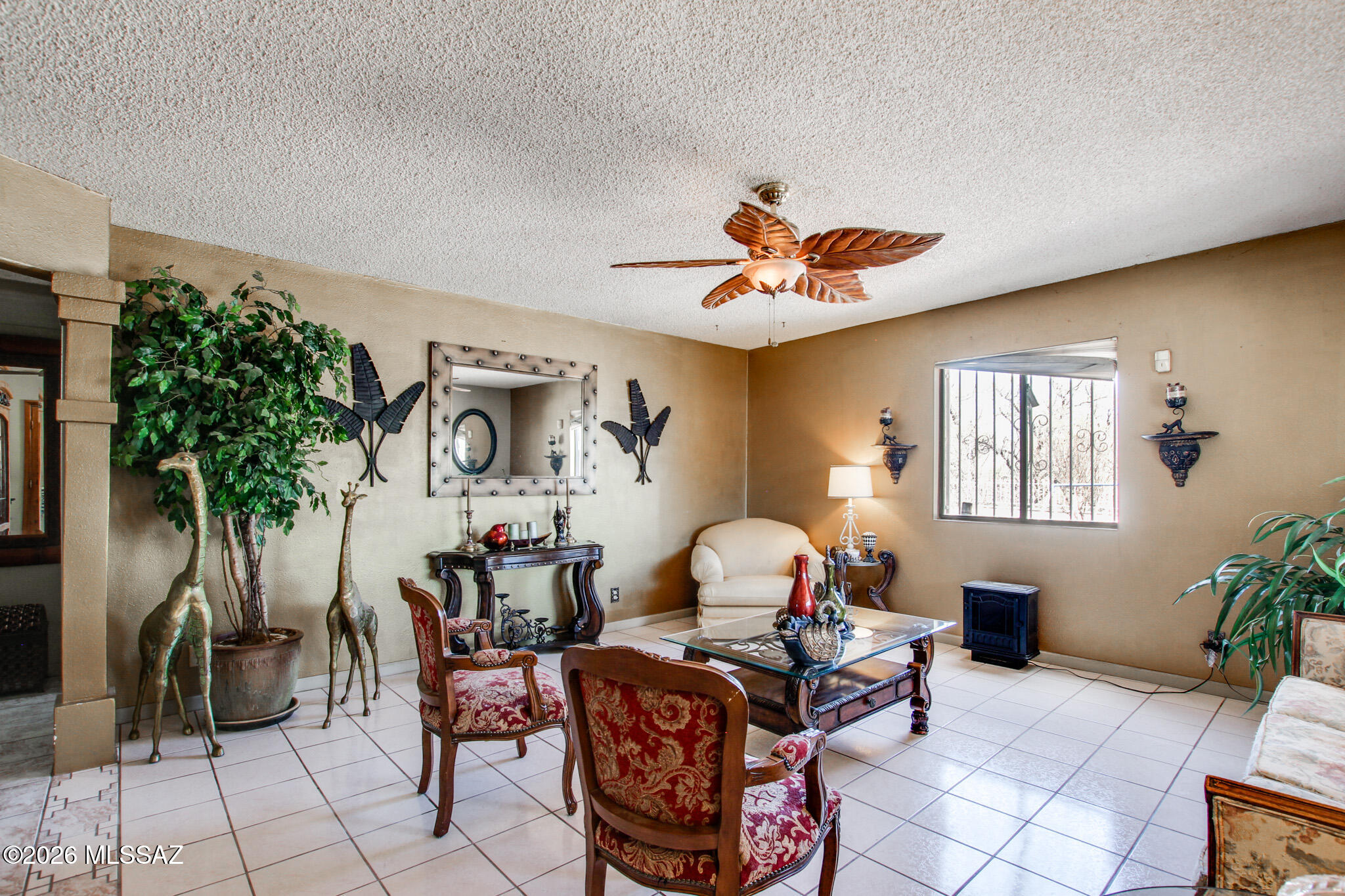 992 Paseo Lobo Rio Rico, AZ 85648 - Photo 7 of 32 992 Living room