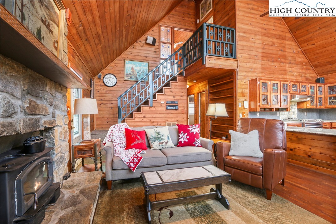 534 Hawk Ridge Road Deep Gap, NC 28618 - Photo 4 of 42 Gallery Image 4