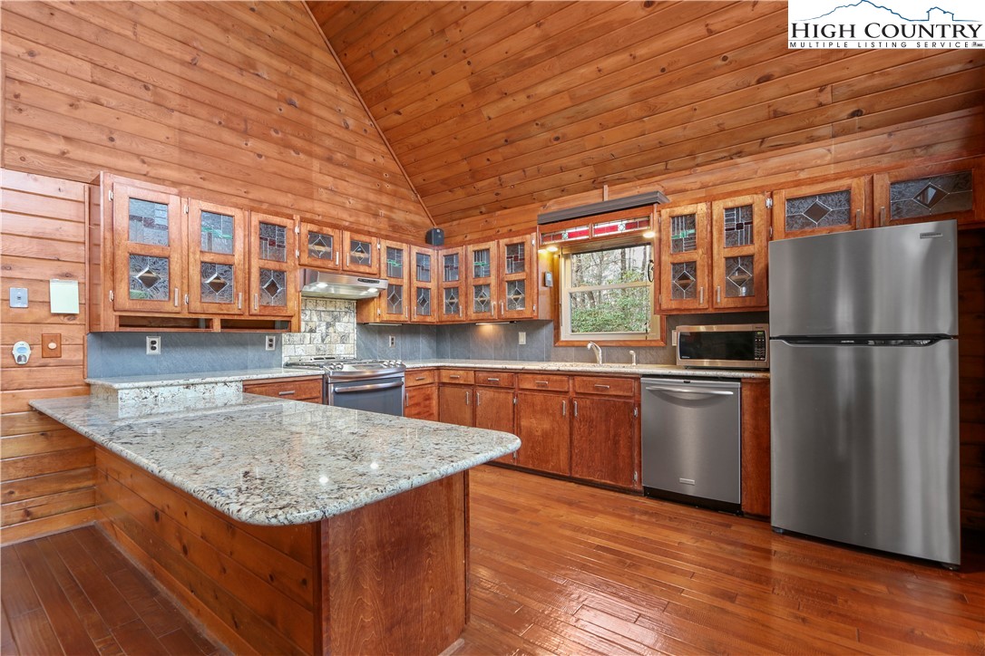 534 Hawk Ridge Road Deep Gap, NC 28618 - Photo 6 of 42 Gallery Image 6