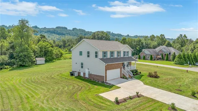 $485,000 | 112 Oak Pointe Lane, Wilkesboro, NC 28697