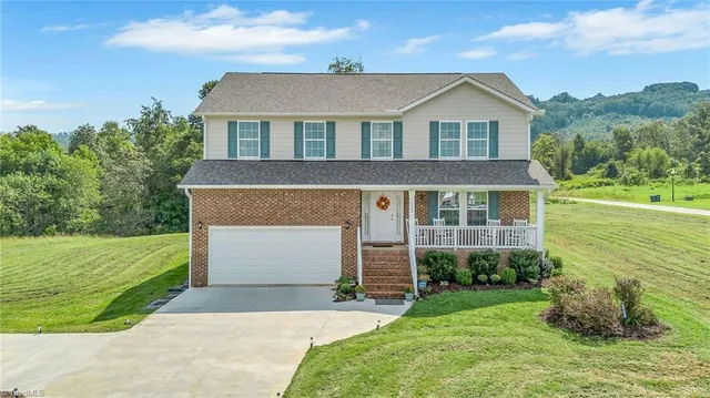 $485,000 | 112 Oak Pointe Lane, Wilkesboro, NC 28697