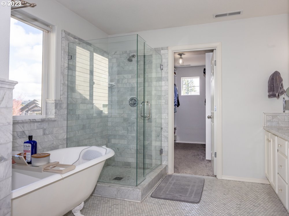 19810 Southeast 4th Way Camas, WA 98607 - Photo 16 of 28 Owner's Suite Bathroom