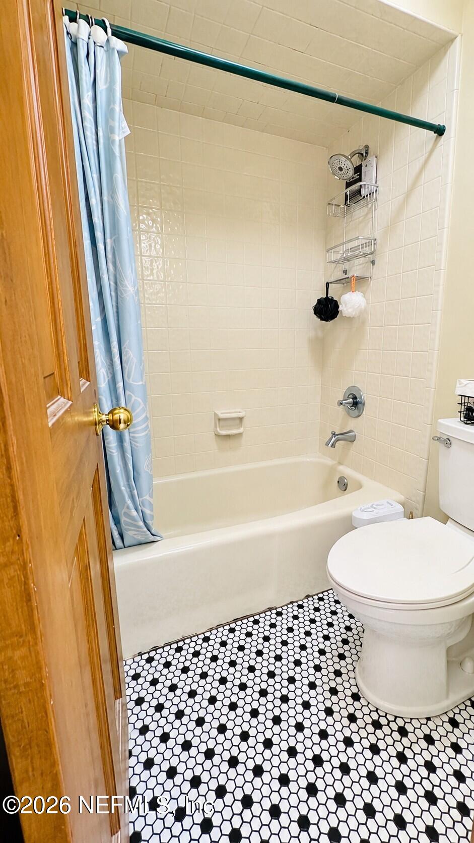 3034 Nautilus Road Middleburg, FL 32068 - Photo 48 of 56 Guest Bath 2