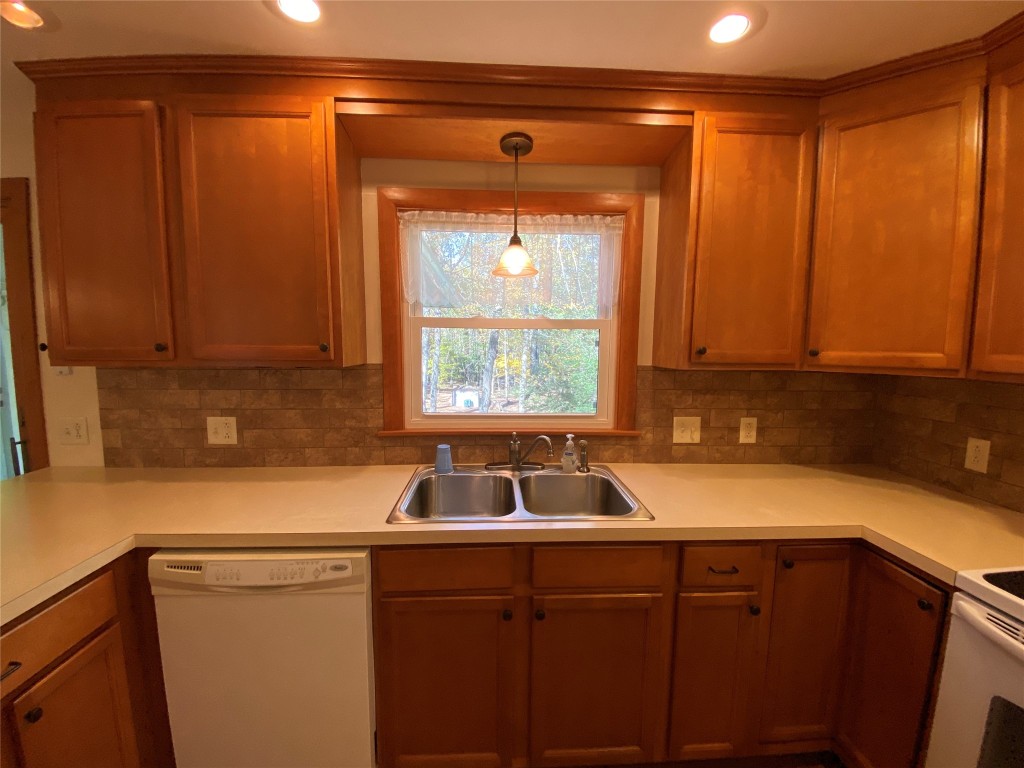 292 Ridgefield Road Endicott, NY 13760 - Photo 15 of 44 Gallery Image 15