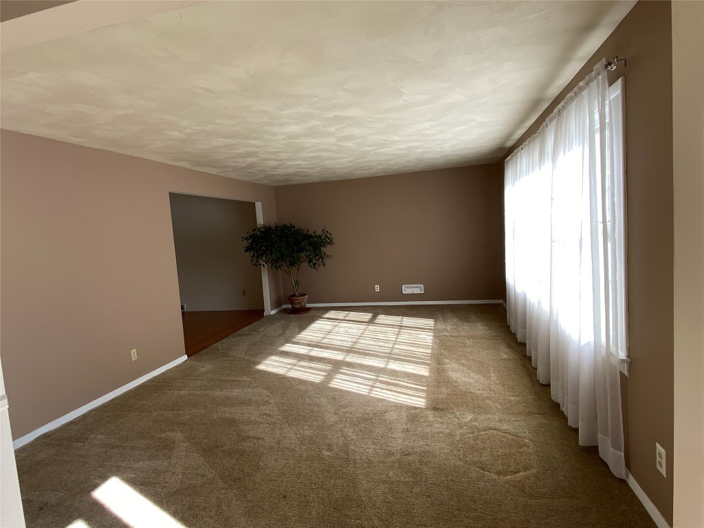 292 Ridgefield Road Endicott, NY 13760 - Photo 10 of 44 Gallery Image 10