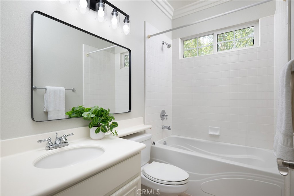 18 Beacon Point Ladera Ranch, CA 92694 - Photo 30 of 50 ensuite bathroom to 3rd Secondary bedroom