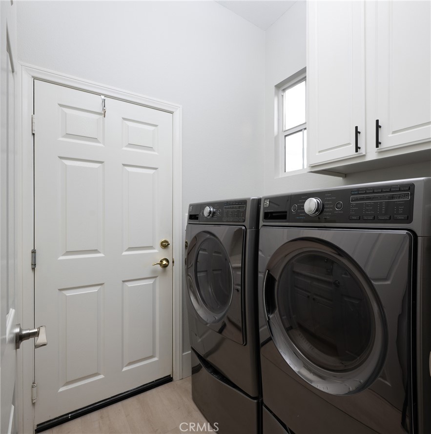 18 Beacon Point Ladera Ranch, CA 92694 - Photo 39 of 50 Laundry room
