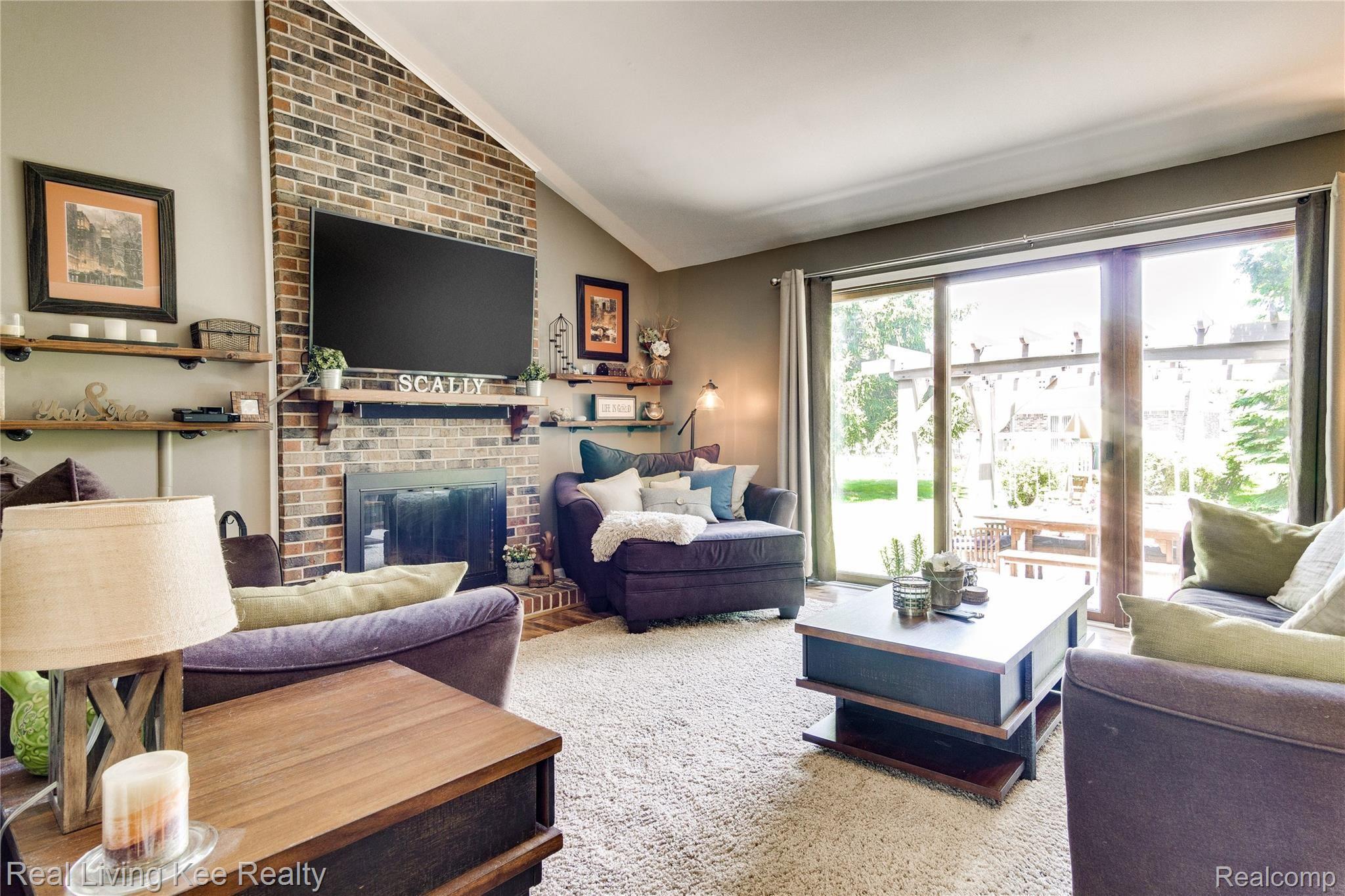 2786 Broadmoor Drive Rochester, MI 48309 - Photo 18 of 70 Interiors (6 of 45).jpg