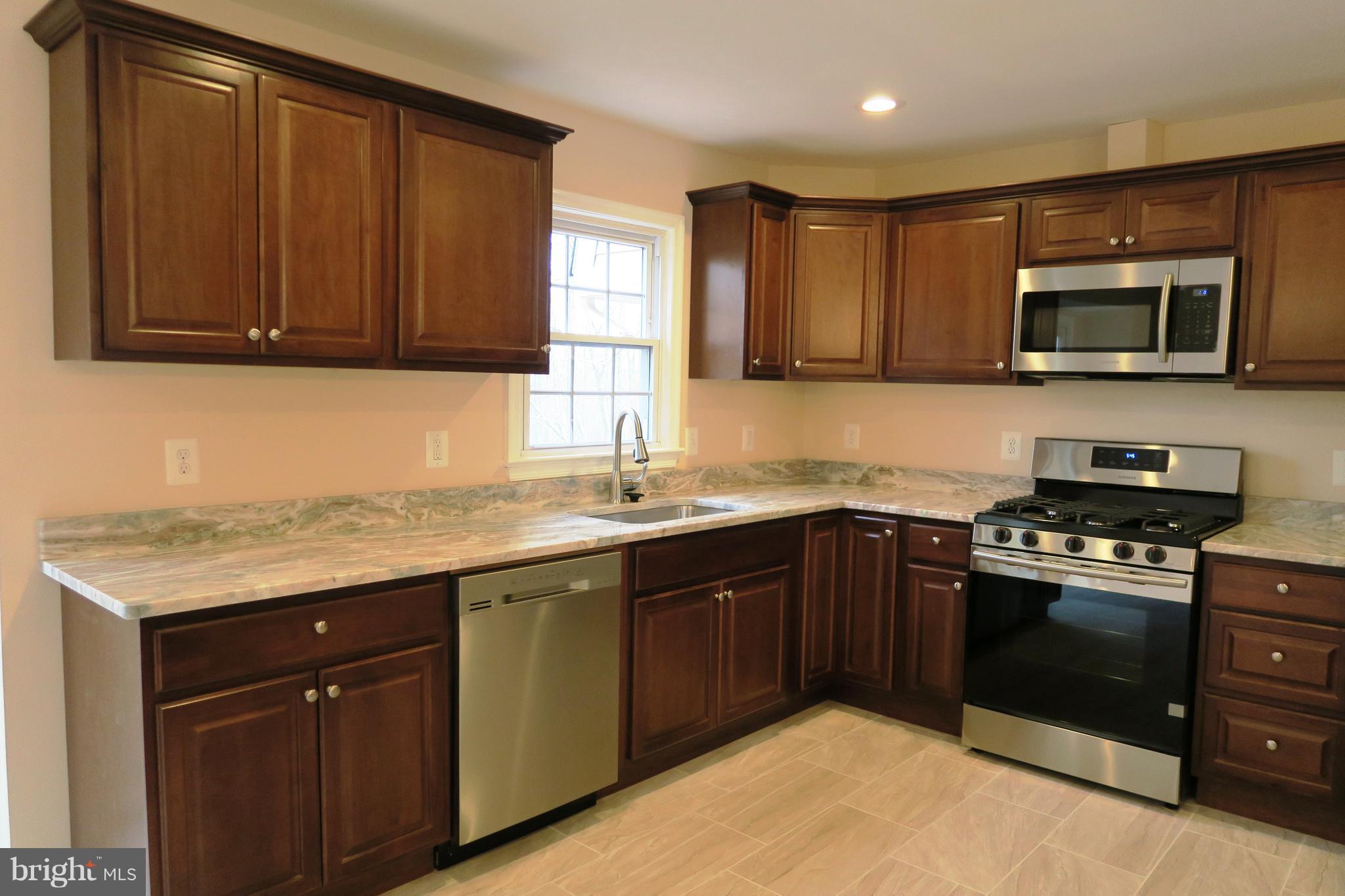 7845 Painted Daisy Drive Springfield, VA 22152 - Photo 13 of 46