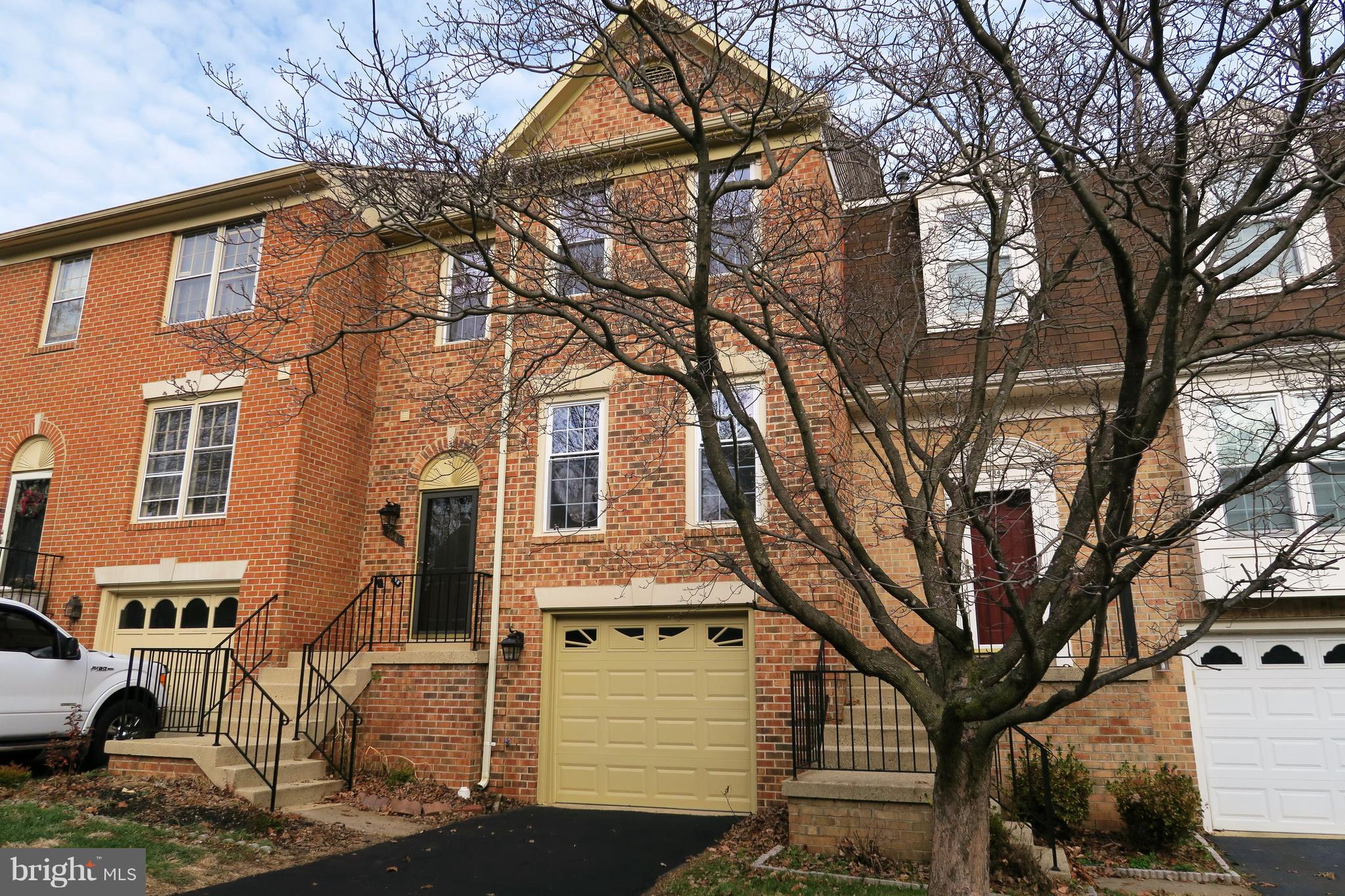 7845 Painted Daisy Drive Springfield, VA 22152 - Photo 3 of 46