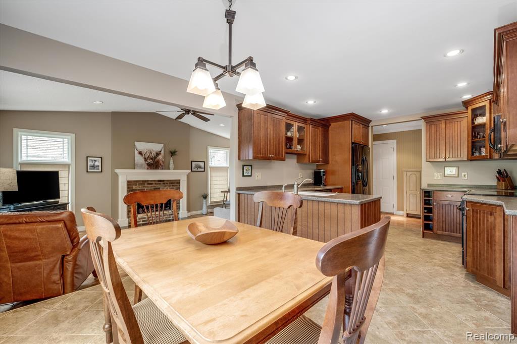 719 Ten Point Drive Rochester Hills, MI 48309 - Photo 13 of 43