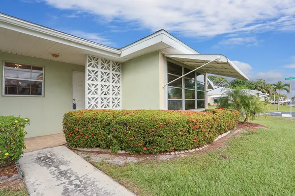 $1,500 | 404 Sandpiper Drive, Unit D, Fort Pierce, FL 34982