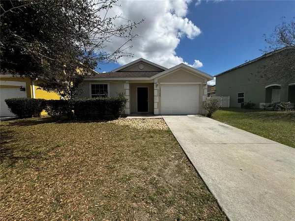$1,700 | 12388 Northeast 48th Loop, Oxford, FL 34484