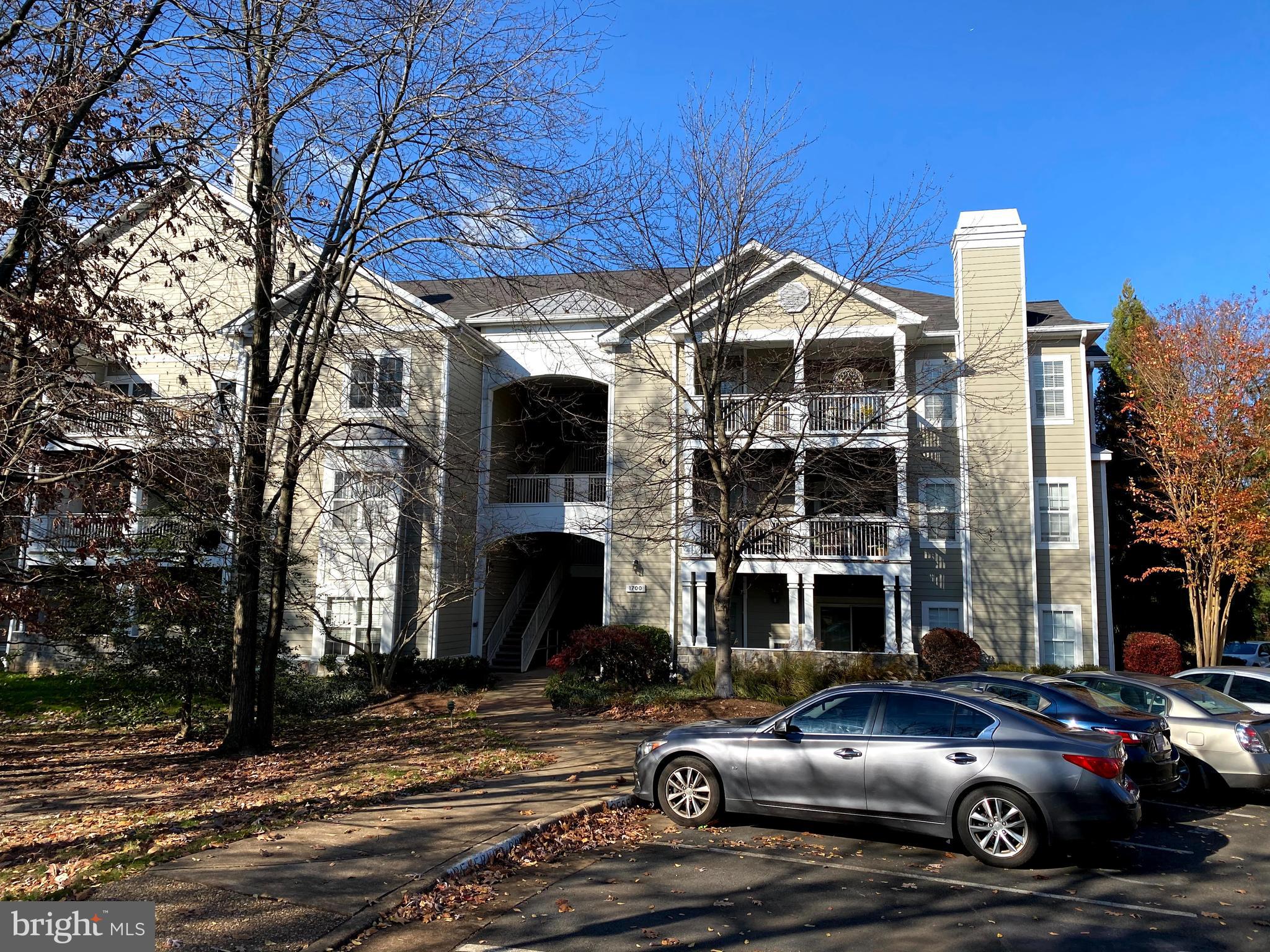 1700 Lake Shore Crest Drive, Unit 23 Reston, VA 20190 - Photo 4 of 39