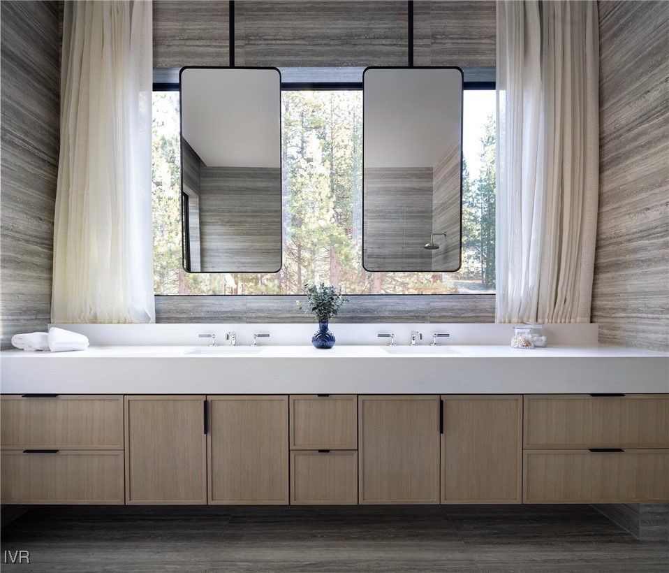 727 Kelly Drive Incline Village, NV 89451 - Photo 18 of 40 a bathroom with a sink and a window