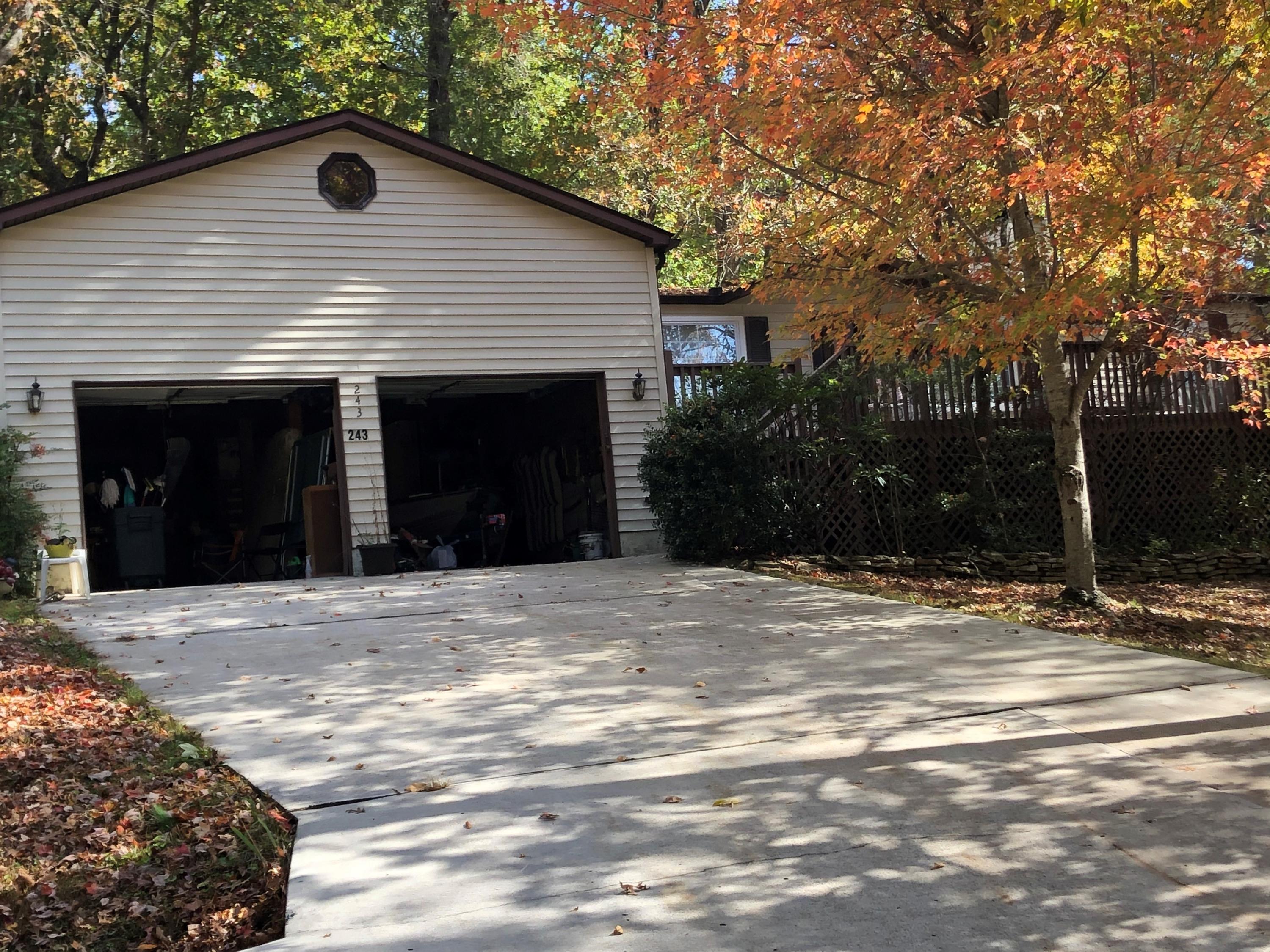 243 Rugby Road Crossville, TN 38558 - Photo 2 of 18 Front garage
