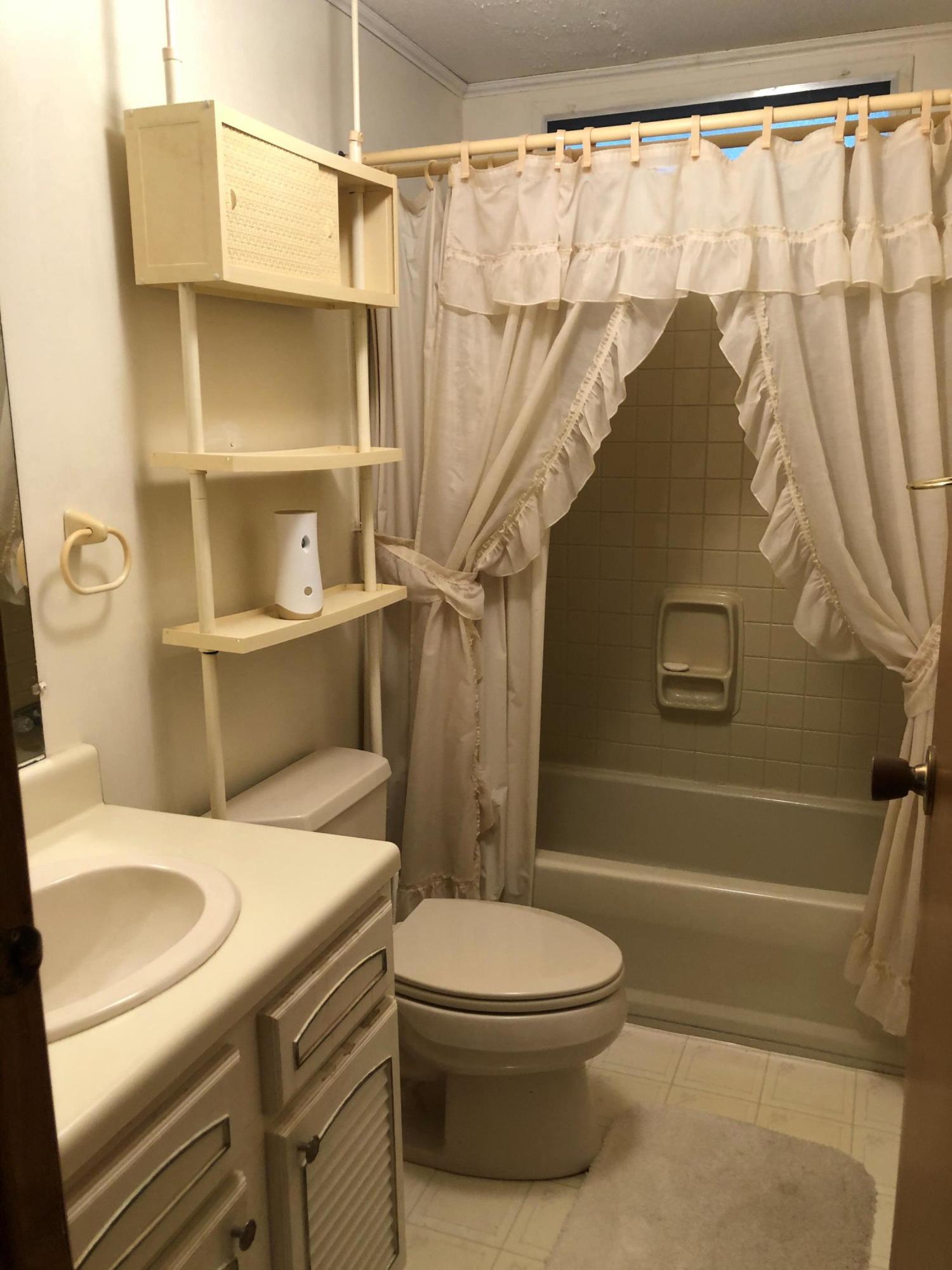 243 Rugby Road Crossville, TN 38558 - Photo 15 of 18 hall bath