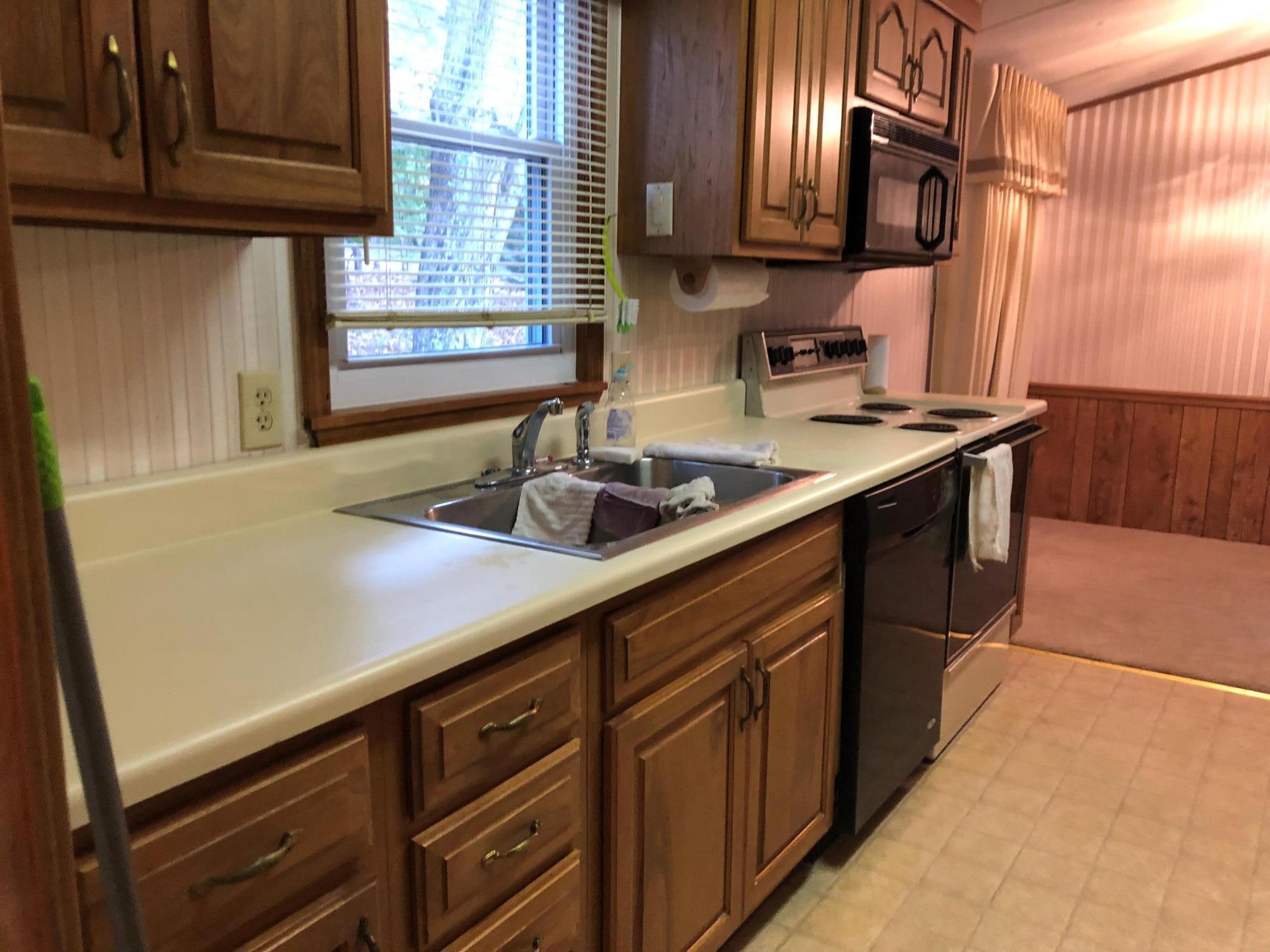 243 Rugby Road Crossville, TN 38558 - Photo 9 of 18 kitchen