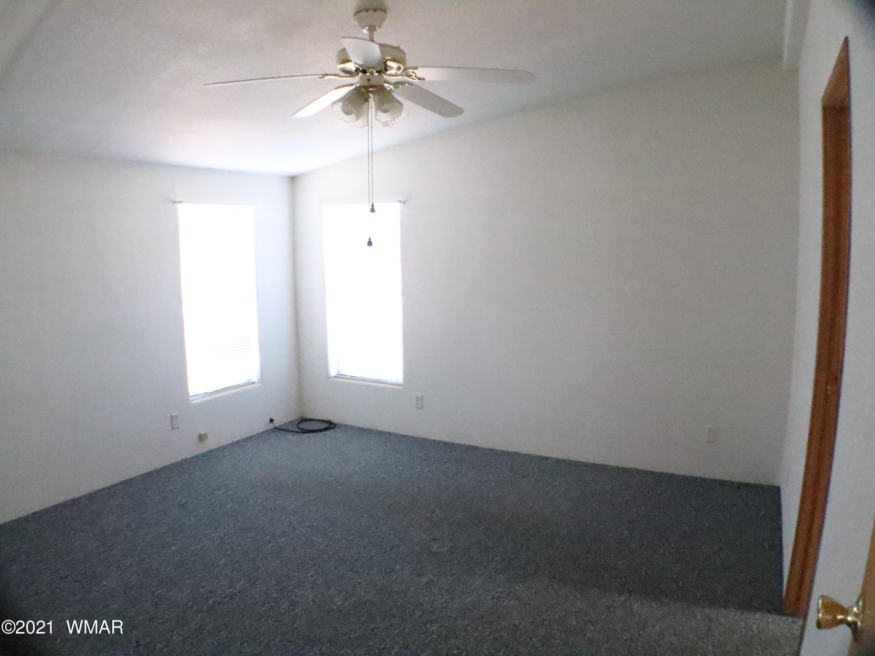 1021 Burton Road Show Low, AZ 85901 - Photo 11 of 27