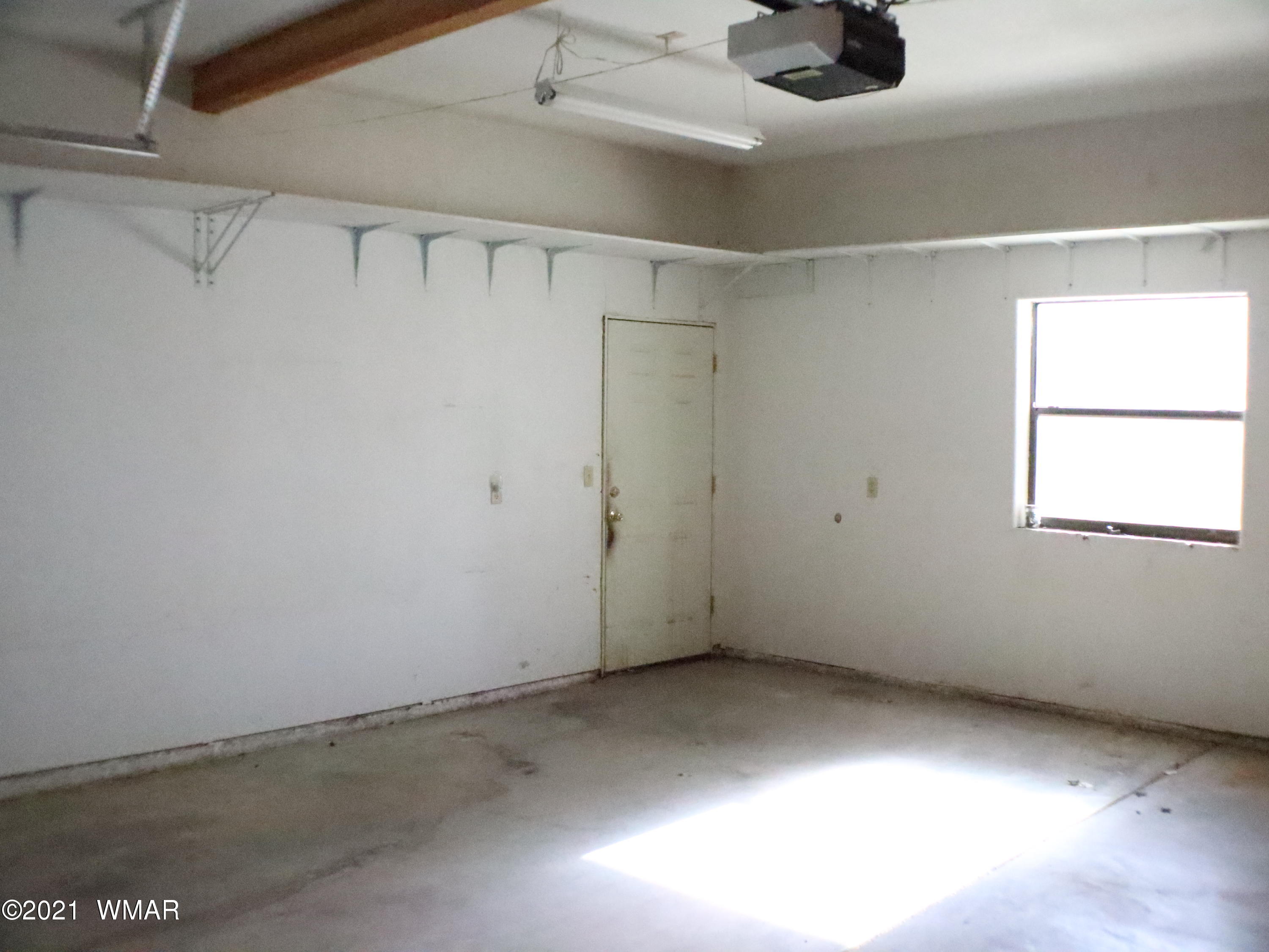1021 Burton Road Show Low, AZ 85901 - Photo 21 of 27