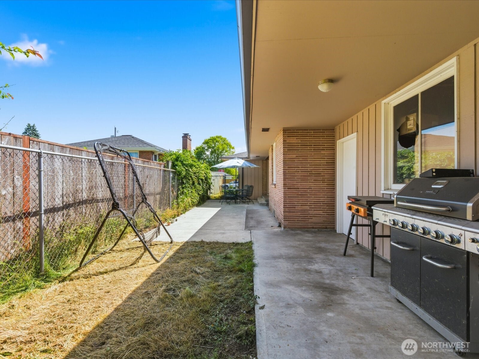 1417 Maple Street Sumner, WA 98390 - Photo 37 of 40 a view of an outdoor space