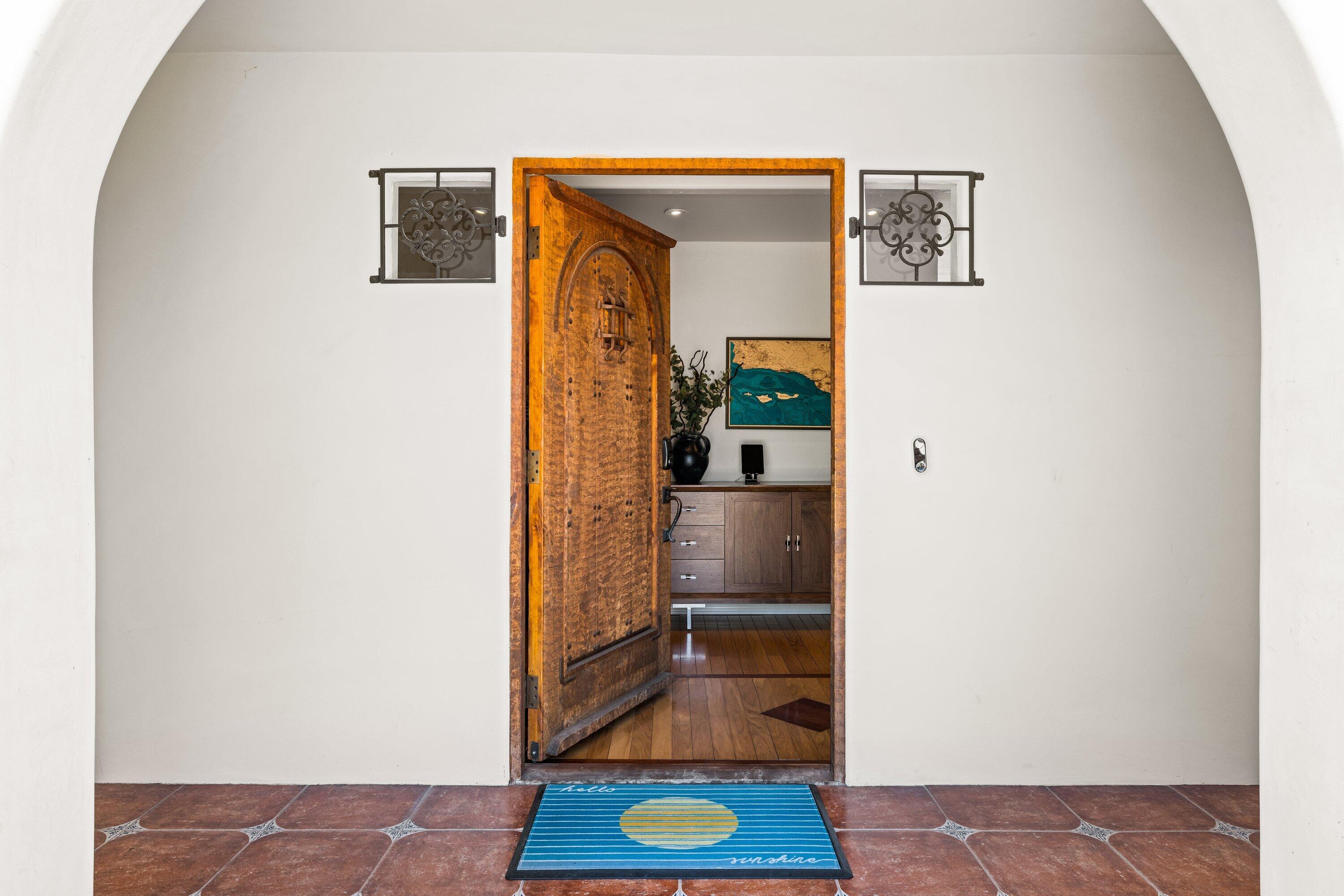 5329 University Drive Santa Barbara, CA 93111 - Photo 46 of 51 a view of entryway