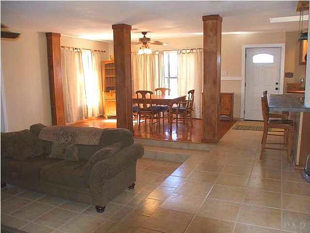 9493 Hay Meadow Road Milton, FL 32583 - Photo 4 of 24 Great Room