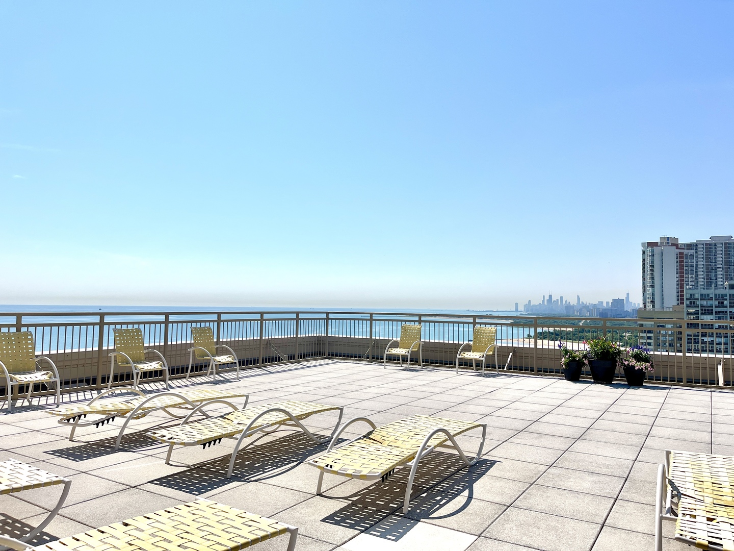6301 North Sheridan Road, Unit 19N Chicago, IL 60660 - Photo 13 of 20 Gallery Image 13